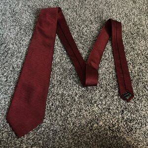 Tie Rack London Red Striped Textured Men’s Neck Tie 100% Silk